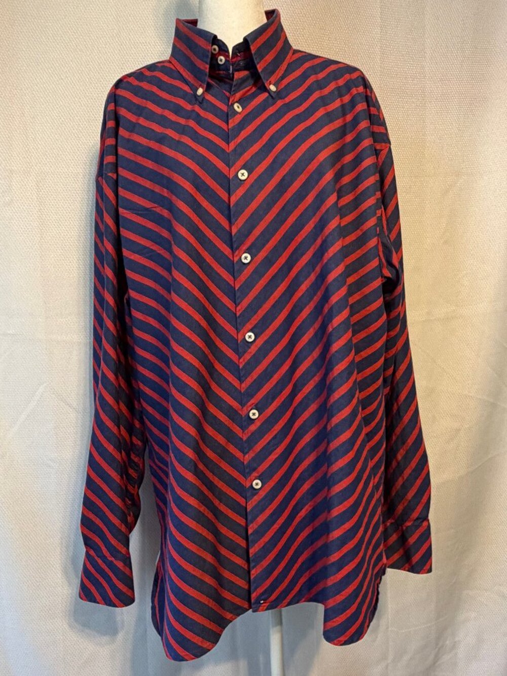 Tommy Hilfiger Vintage Men's Long-Sleeve Diagonal Striped Button-Down Shirt